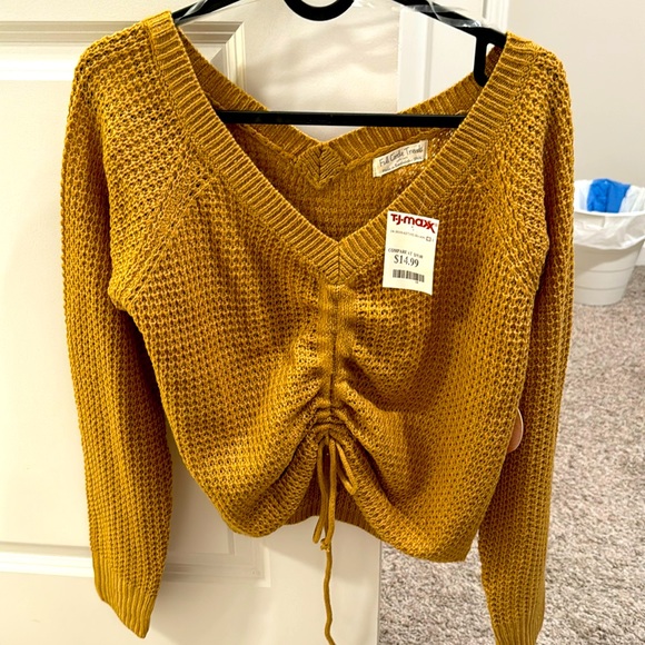 S Crop Sweater - Picture 1 of 1